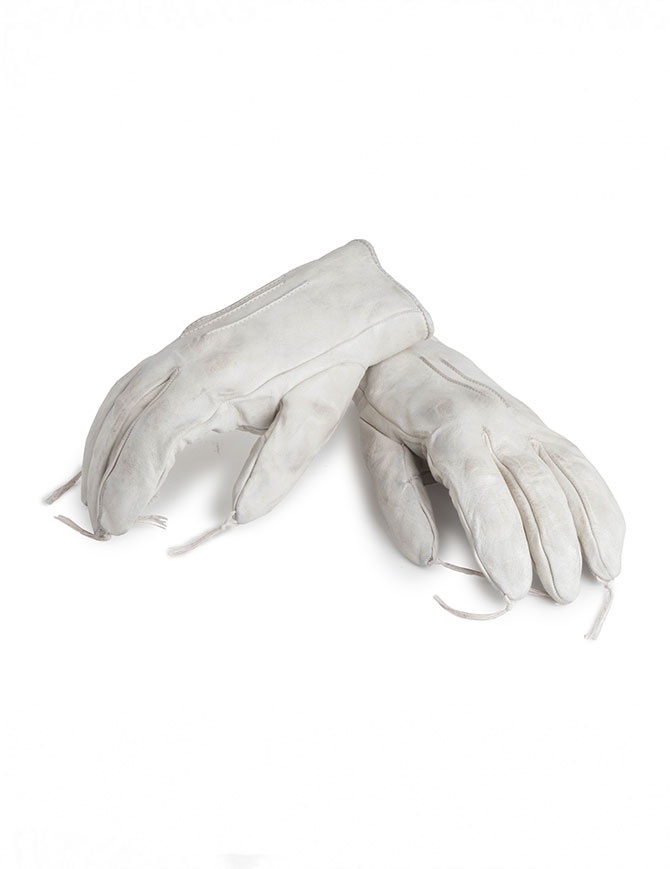 Carol Christian Poell light grey kangaroo leather gloves with tassels AM/2300 ROOMS-PTC/33 gloves online shopping