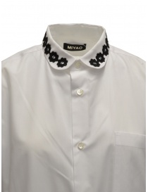 Miyao lungo vestito a camicia bianco con ricami neri acquista online