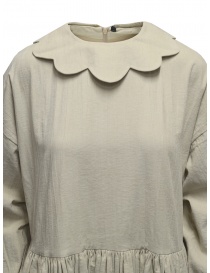 Sara Lanzi beige velvet dress with flower collar