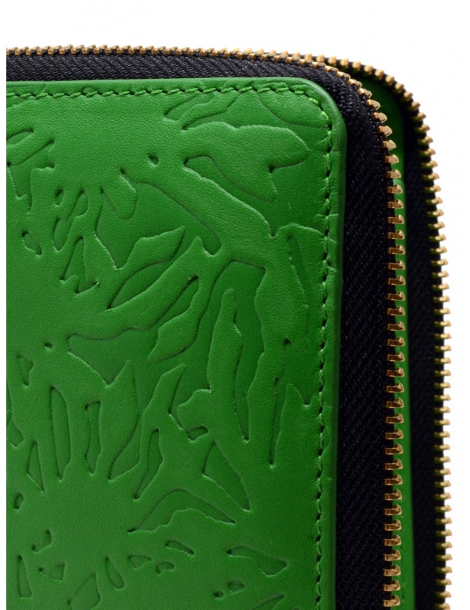 Portafoglio trifold Pebble in pelle di vitello martellata Verde