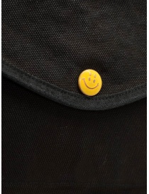 Kapital borsa a tracolla in tela nera con bottone smiley
