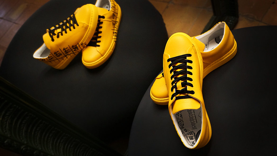 Il centimetro Icon classic yellow sneakers